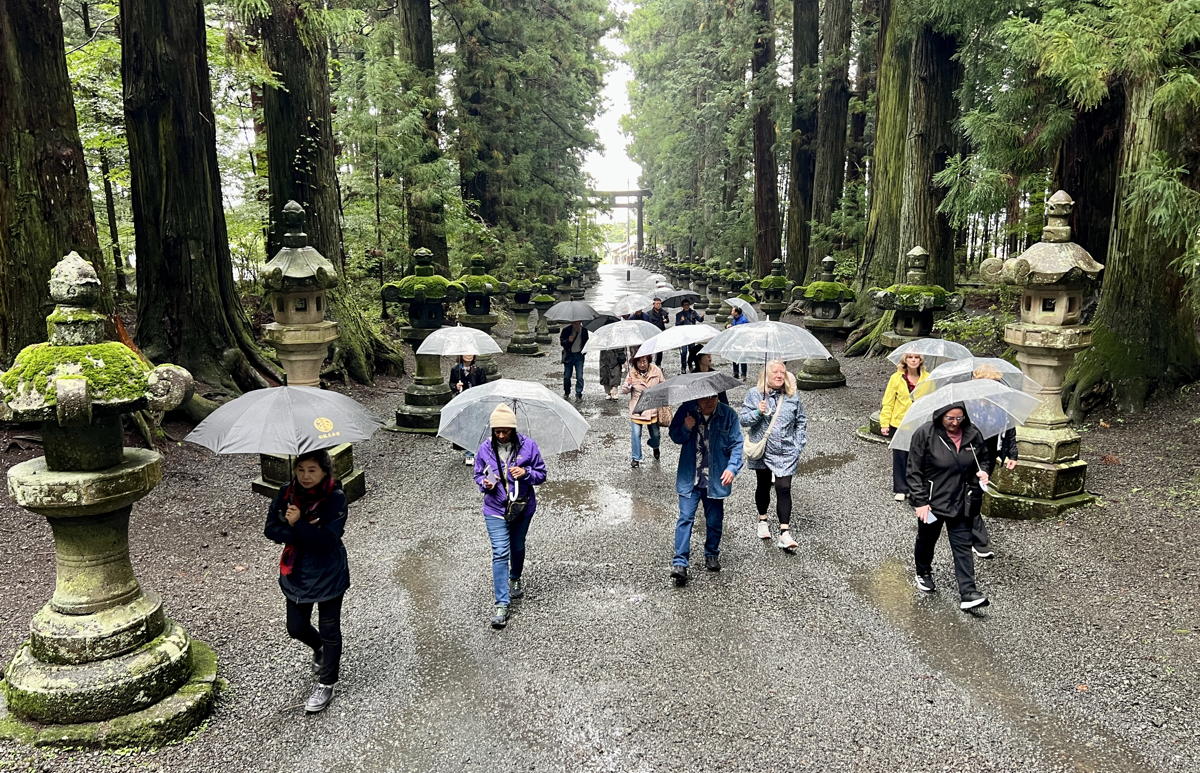 Entering Fujiyoshida Sengen Shrine. (Pax Global Media)