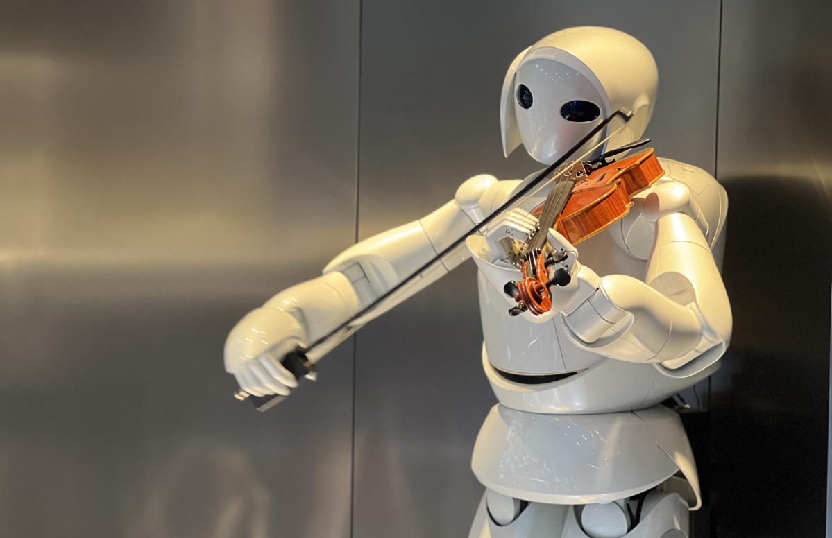 Violin-playing robots at the Toyota Museum. (Pax Global Media)