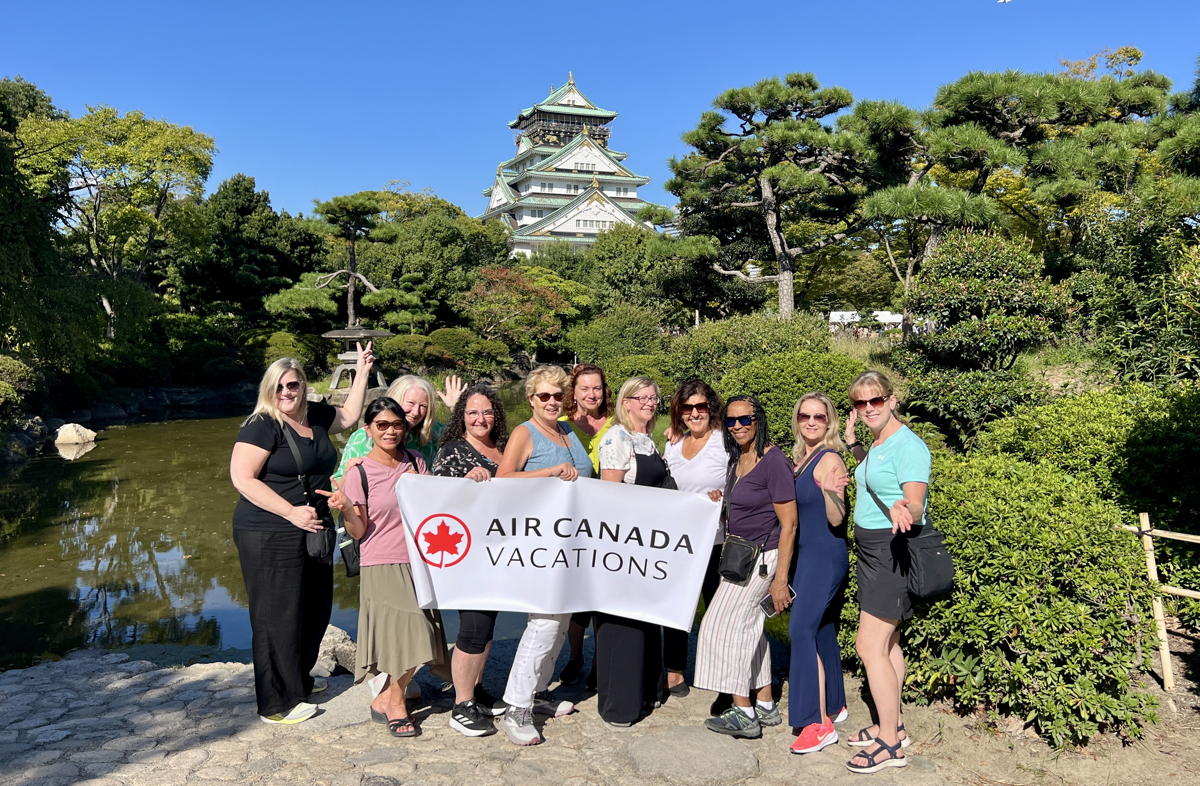 Travel advisors visit Osaka Castle. (Pax Global Media)