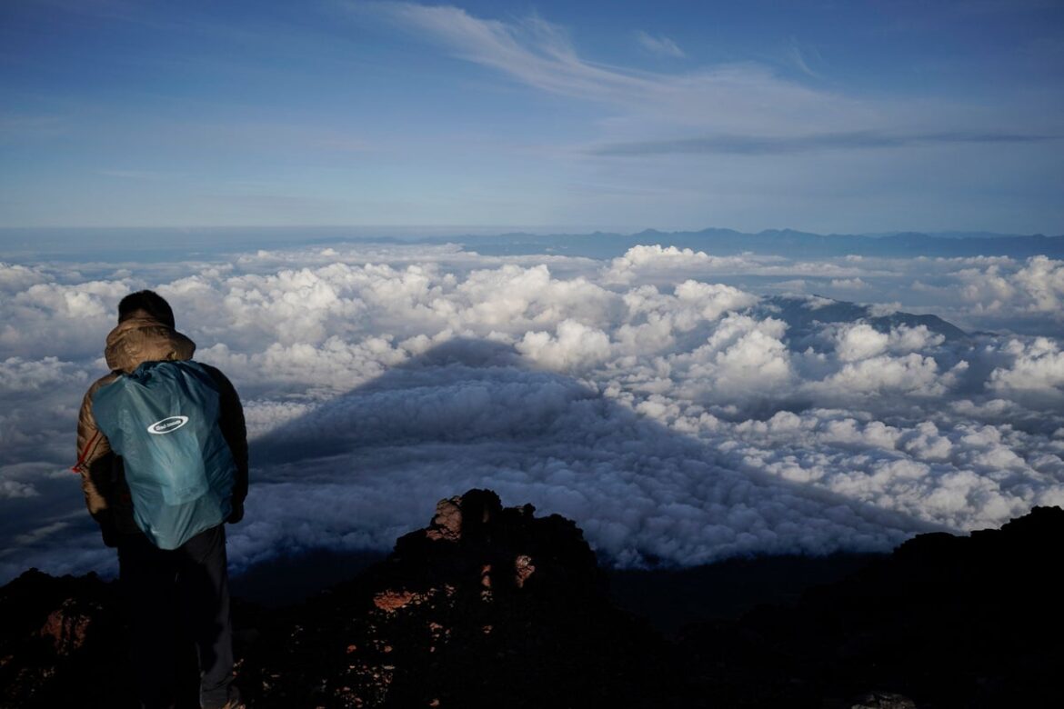 Mount Fuji: Japan forced to impose new rules to tackle overtourism at world-famous landmark