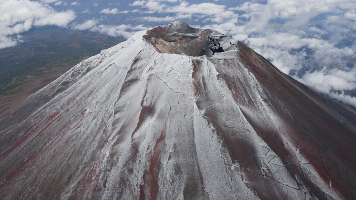 Is Mount Fuji About To Explode? Japan Warns Tokyo Residents To Prepare For ‘Worst-Case Scenario’ Is Mount Fuji About To Explode? Japan Warns Tokyo Residents To Prepare For 'Worst-Case Scenario'