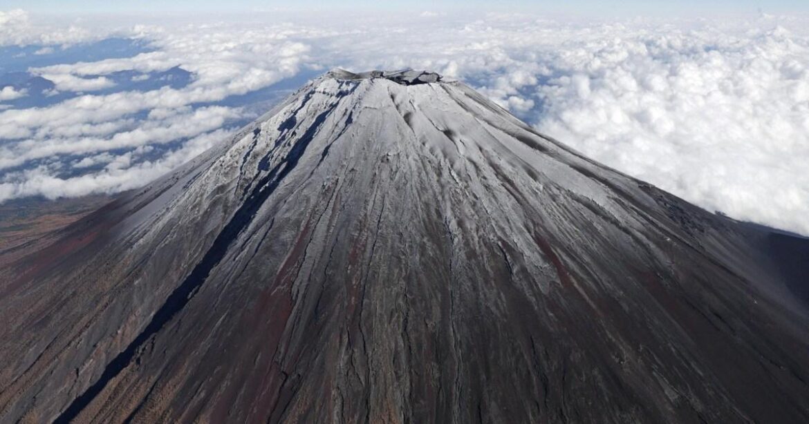 Mount Fuji's snowcap finally forms after breaking worrying 130-year record | News World