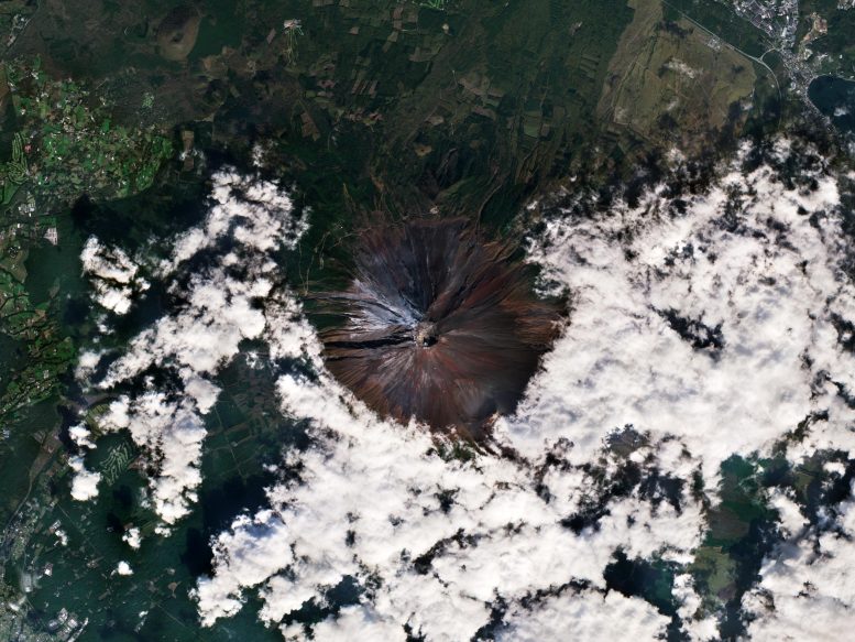 Snow Returns to Mount Fuji