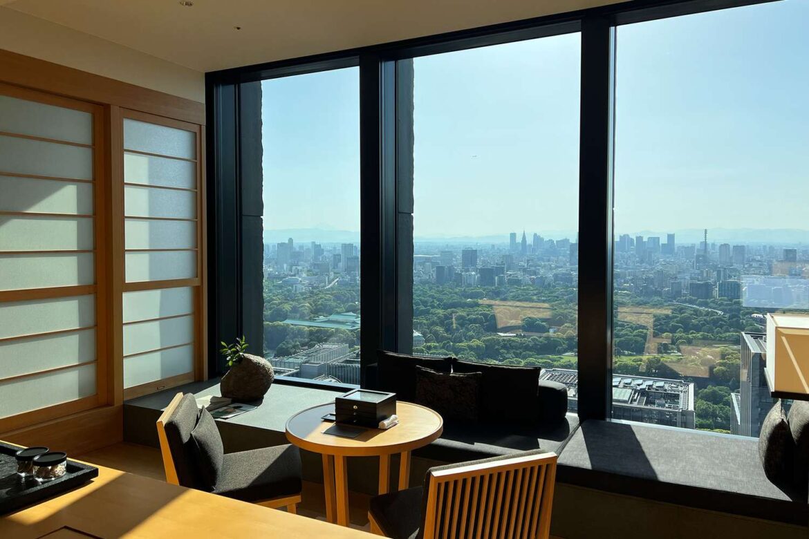 This Tokyo Hotel Has an Intimate Omakase Restaurant, a Massive Spa in the Sky, and Mount Fuji Views This Tokyo Hotel Has an Intimate Omakase Restaurant, a Massive Spa in the Sky, and Mount Fuji Views