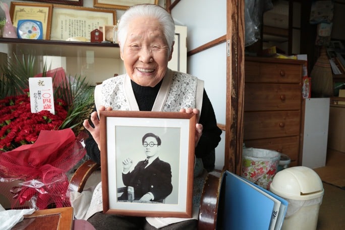 Shitsui Hakoishi, aged 108, has been officially crowned the world’s oldest practicing female barber 