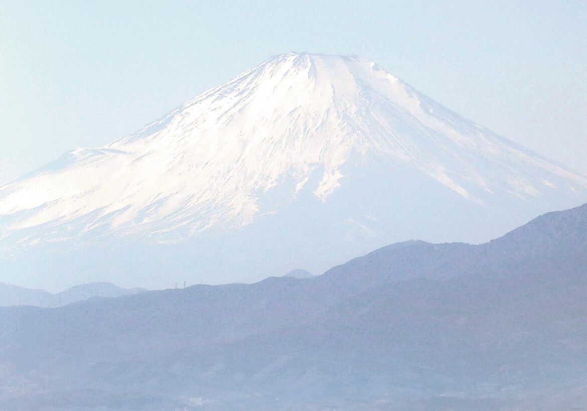 Ashfall from Mt. Fuji Eruption Included in Evacuation Guidelines; Public Urged to Stay Home If Ash Under 30cm