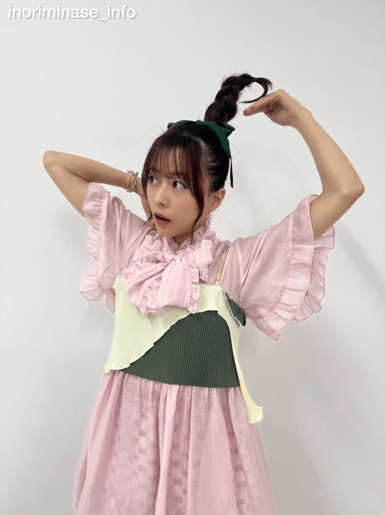 Minase Inori from Her 𝗟𝗜𝗩𝗘 𝗕𝗹𝘂-𝗿𝗮𝘆 "𝗜𝗻𝗼𝗿𝗶 𝗠𝗶𝗻𝗮𝘀𝗲 𝗟𝗜𝗩𝗘 𝗧𝗢𝗨𝗥 𝗵𝗲𝗮𝗿𝘁 𝗯𝗼𝗼𝗸𝗺𝗮𝗿𝗸" Jacket and Bonus Shoot