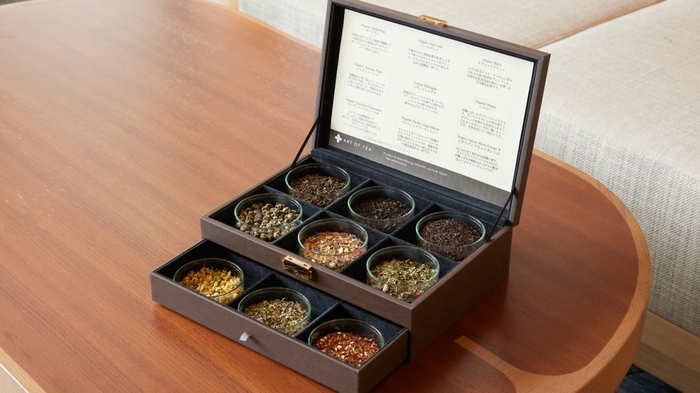 Various Cars / Photographs by Art of Tea = Marriott