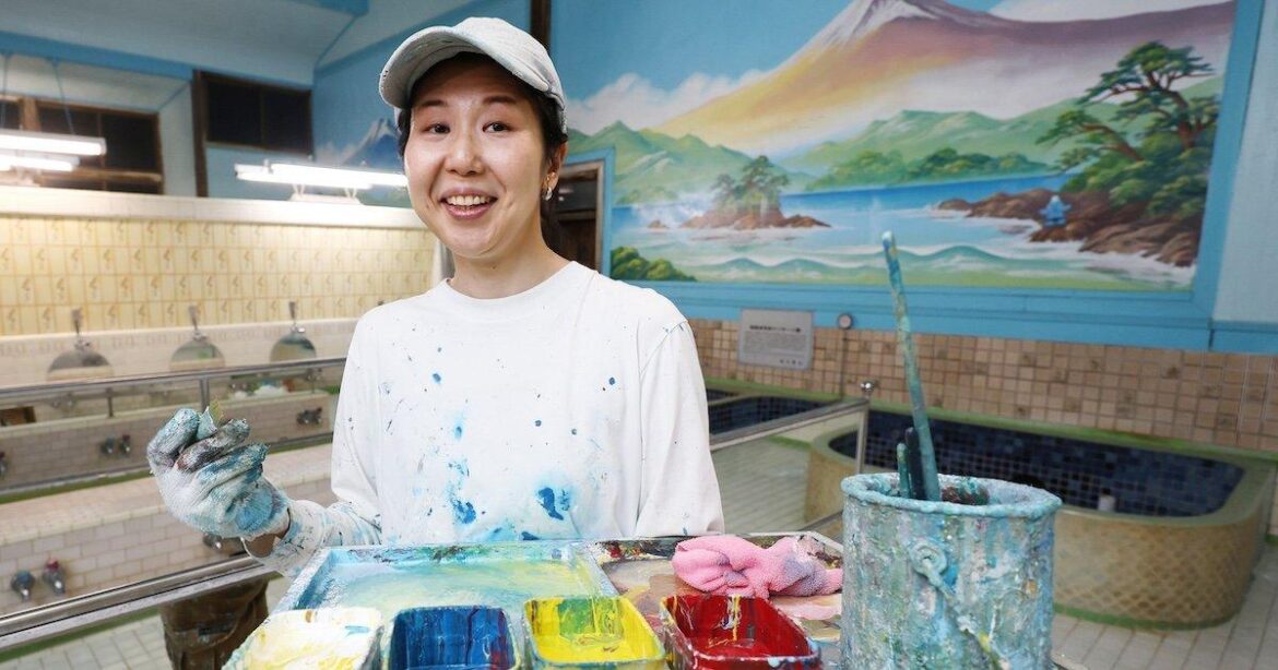 Youngest Artisan to Inherit "Sento" Paint Art of Mt. Fuji