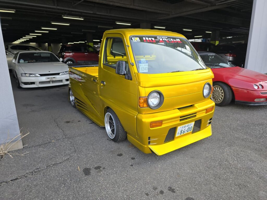 Saw this cool kei truck in Japan