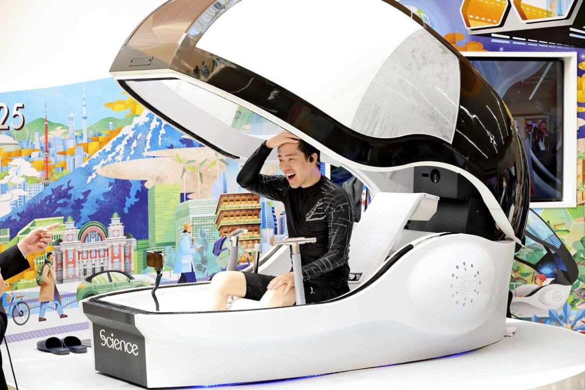 ‘Osaka Healthcare Pavilion’ Unveiled to Press; Yoshimura Experiences ‘Human Washing Machine’