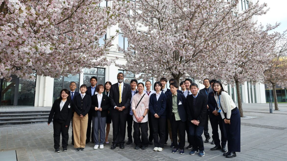 Nuclear Energy Agency (NEA) – Tokyo Metropolitan Toyama High School students visit NEA headquarters Photo size (6)