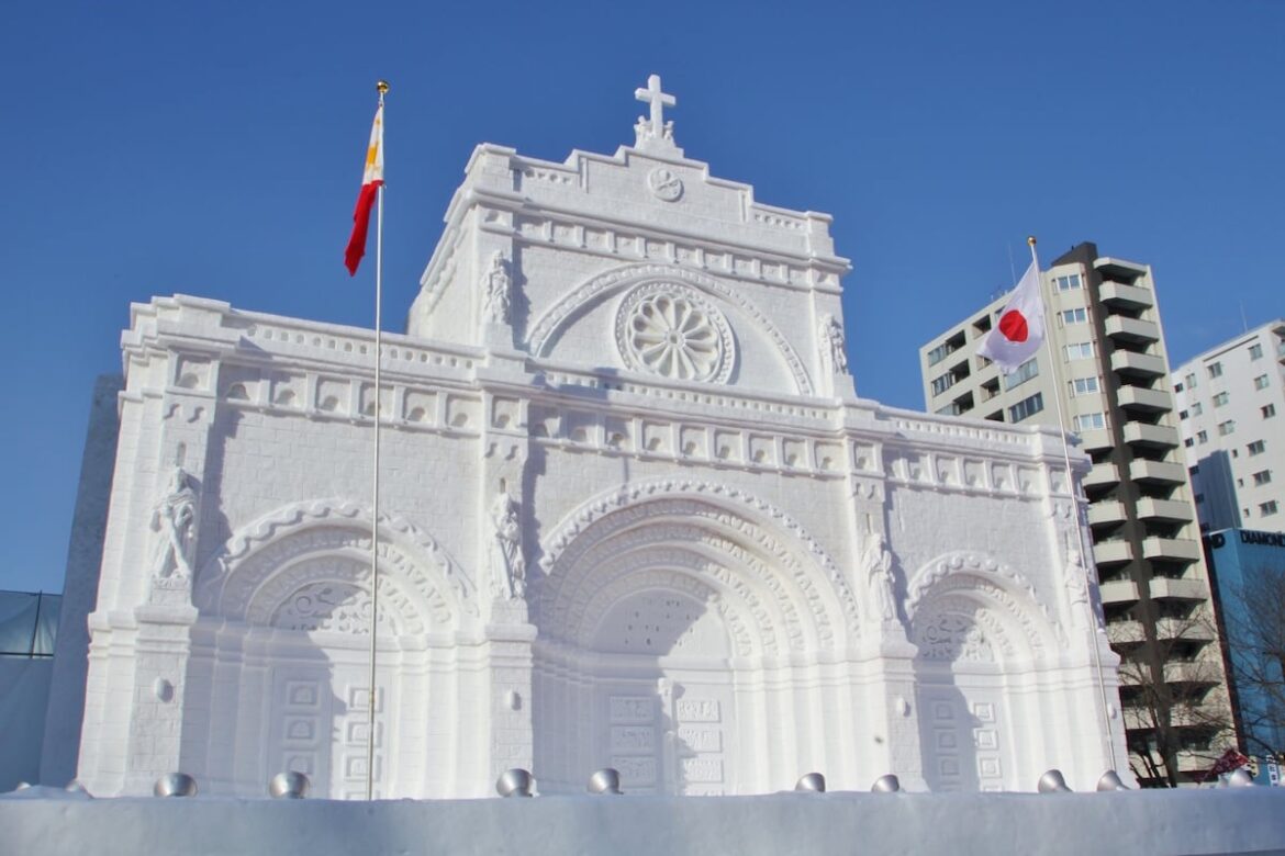 Study: Hokkaido Residents Would Make Millions If Paid to Shovel Snow Amazing sculpture at the Sapporo Snow Festival
