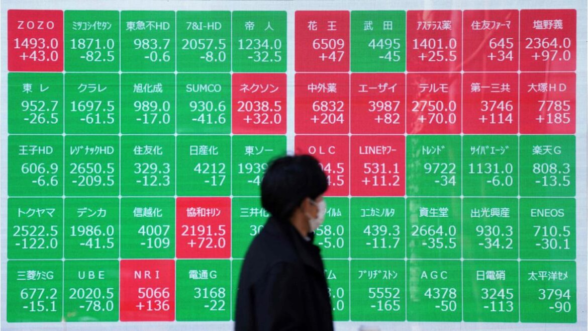 Experts Warn Japan Could ‘Easily’ Slide Into Recession Amid Tariff Tensions Experts Warn Japan Could 'Easily' Slide Into Recession Amid Tariff Tensions
