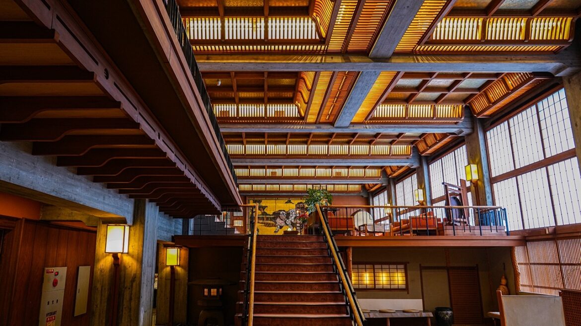 The historic bathhouse : Momoyama bath – Yudanaka Onsen Yorozuya, Yamanouchi, Nagano Japan| 4K Vlog The historic bathhouse : Momoyama bath - Yudanaka Onsen Yorozuya, Yamanouchi, Nagano Japan| 4K Vlog