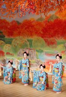 Maiko and others perform in the 