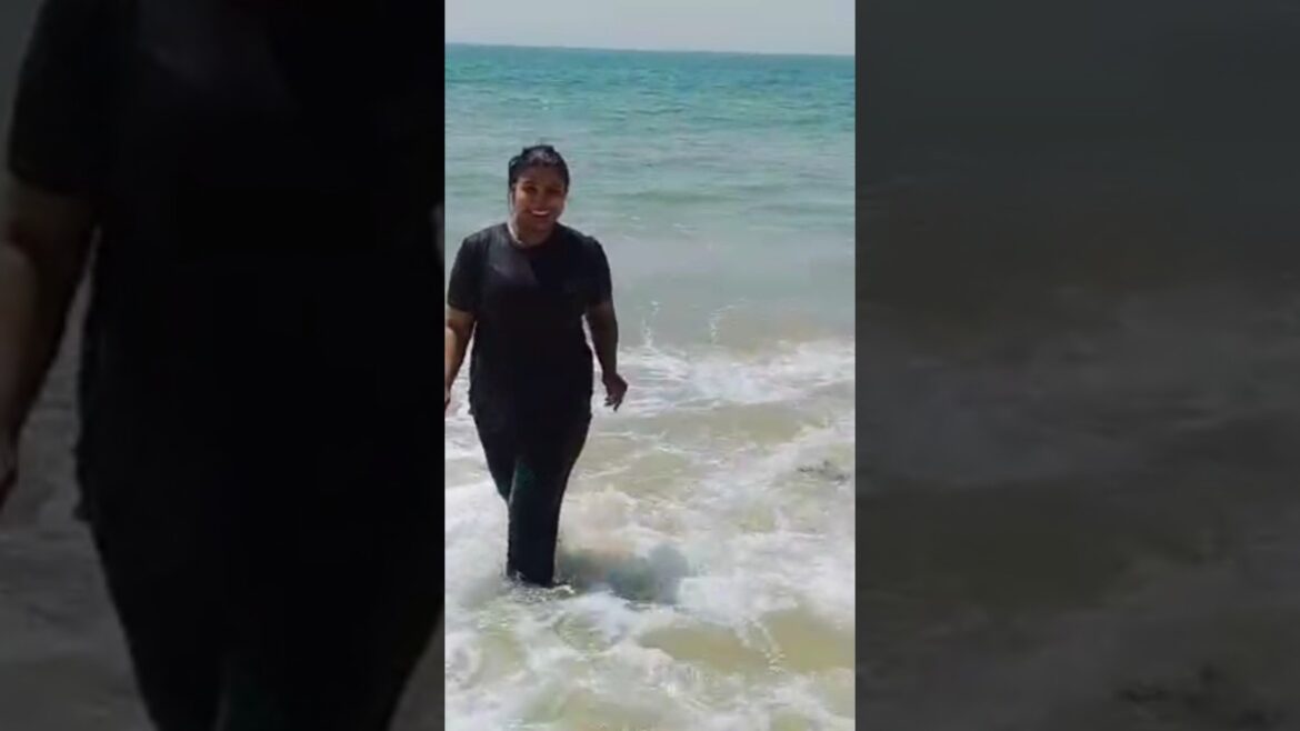 Samundar Mein Naha Ke | Fun Day at the Beach! ⛱️🌊.