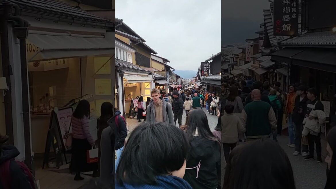 Sannenzaka Street Kyoto Japan #japantouristguide #tourguideservice #tourguiding #japantravelguide