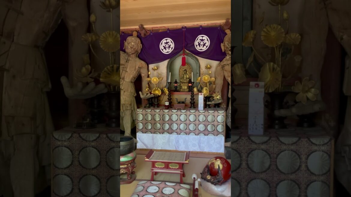 Old Japanese temple in Kakeyu Onsen, Nagano #travel