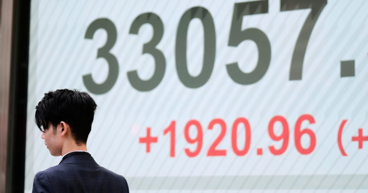 World shares advance, led by 6% jump in Tokyo as markets calm somewhat after Trump’s tariff shocks World shares advance, led by 6% jump in Tokyo as markets calm somewhat after Trump's tariff shocks