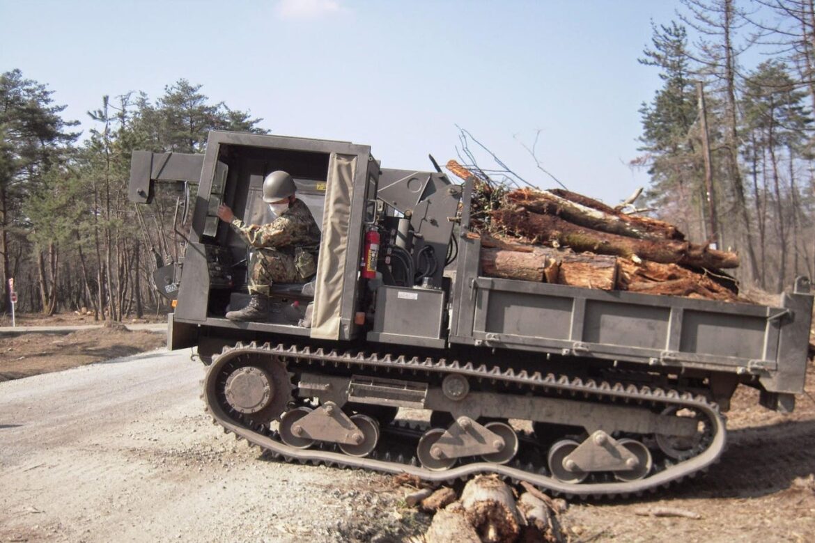 Japan’s Mud-Loving Engineer Vehicle Debuts On The Ukraine Front Line Japan’s Mud-Loving Engineer Vehicle Debuts On The Ukraine Front Line