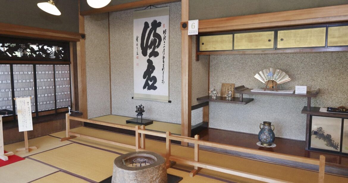Condemned manor house in Hokkaido gets reprieve as important cultural property Condemned manor house in Hokkaido gets reprieve as important cultural property