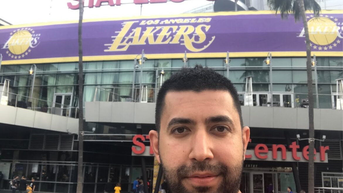 Los Angeles’ta Lakers Maçı! 🏀 Ne mutlu ki onu canlı izledim. Kobe’nin Ruhu Bu Arenada Hâlâ Yaşıyor 💛 Los Angeles’ta Lakers Maçı! 🏀 Ne mutlu ki onu canlı izledim. Kobe’nin Ruhu Bu Arenada Hâlâ Yaşıyor 💛