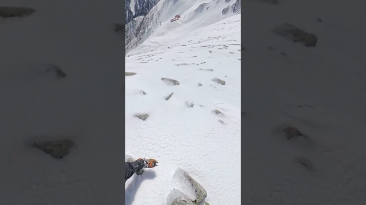 3000m級の雪山をトラバース中、爆風で下を見たら谷に吸い込まれそうになる動画　#木曽駒ヶ岳  #雪山トラバース　#爆風　#谷に吸い込まれそう　#日本百名山