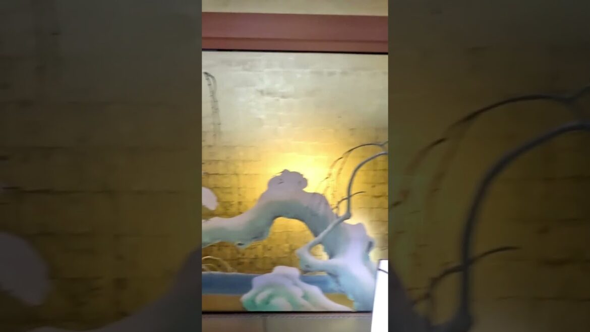 On découvre le plancher Rossignol 😍  Honmaru goten #japon #voyage #castle