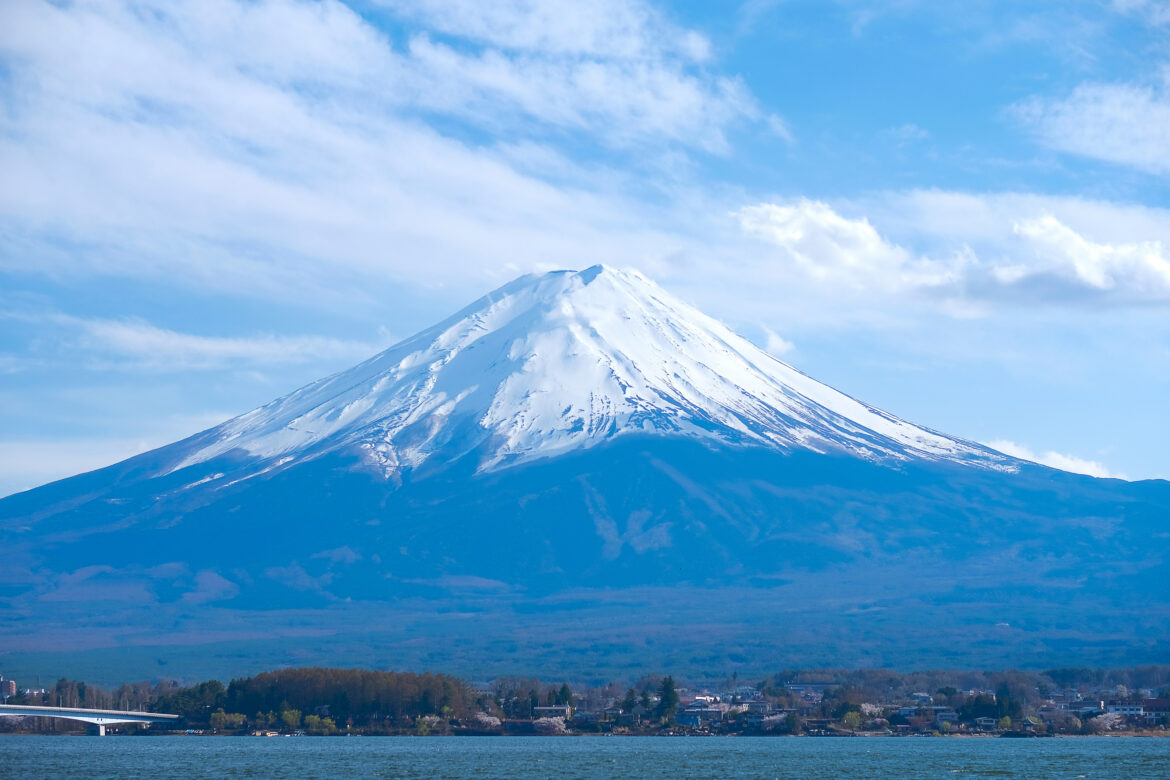 Online booking to climb Mt Fuji will begin April 24 Online booking to climb Mt Fuji will begin April 24
