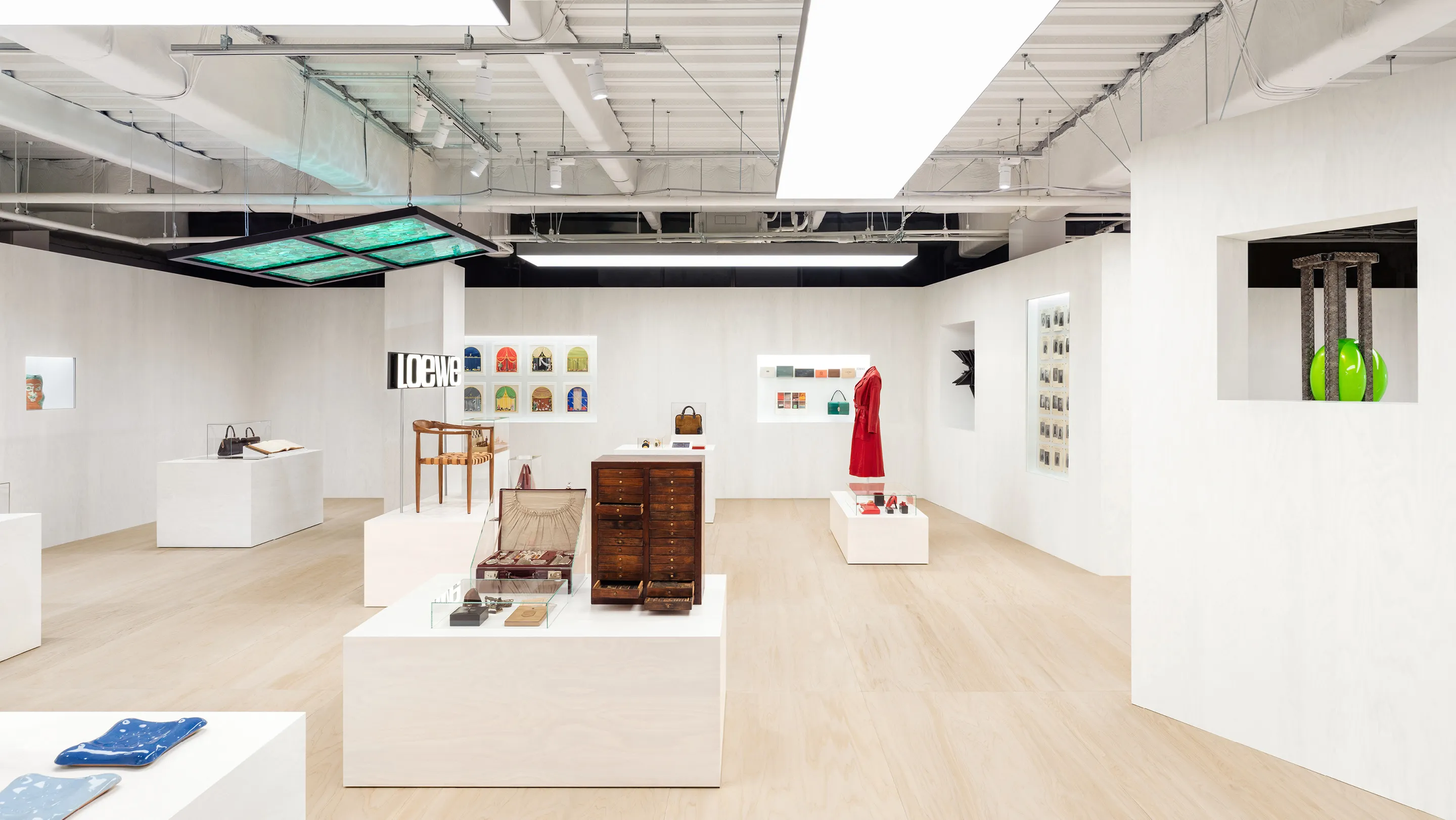 ロエベ クラフテッド・ワールド展