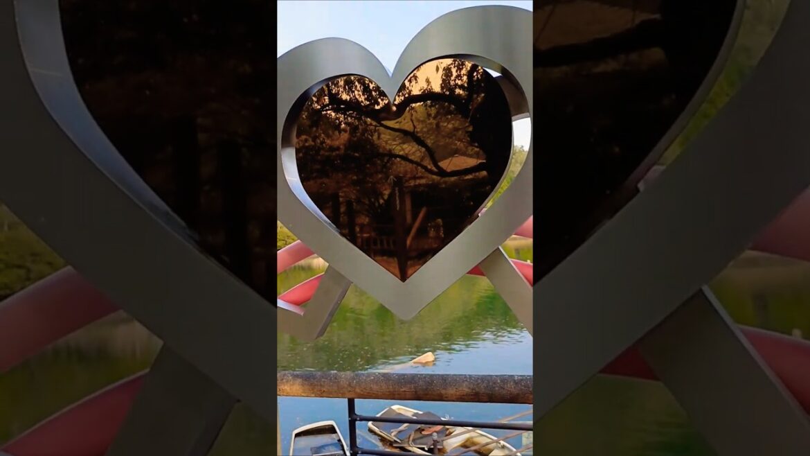 ๐ฏ๐ต Yamagata. Lac d’Ijira. Ijira lake. Sanctuaire des amoureux Yumi Katsura. ๐ฏ๐ต Yamagata. Lac d'Ijira. Ijira lake. Sanctuaire des amoureux Yumi Katsura.