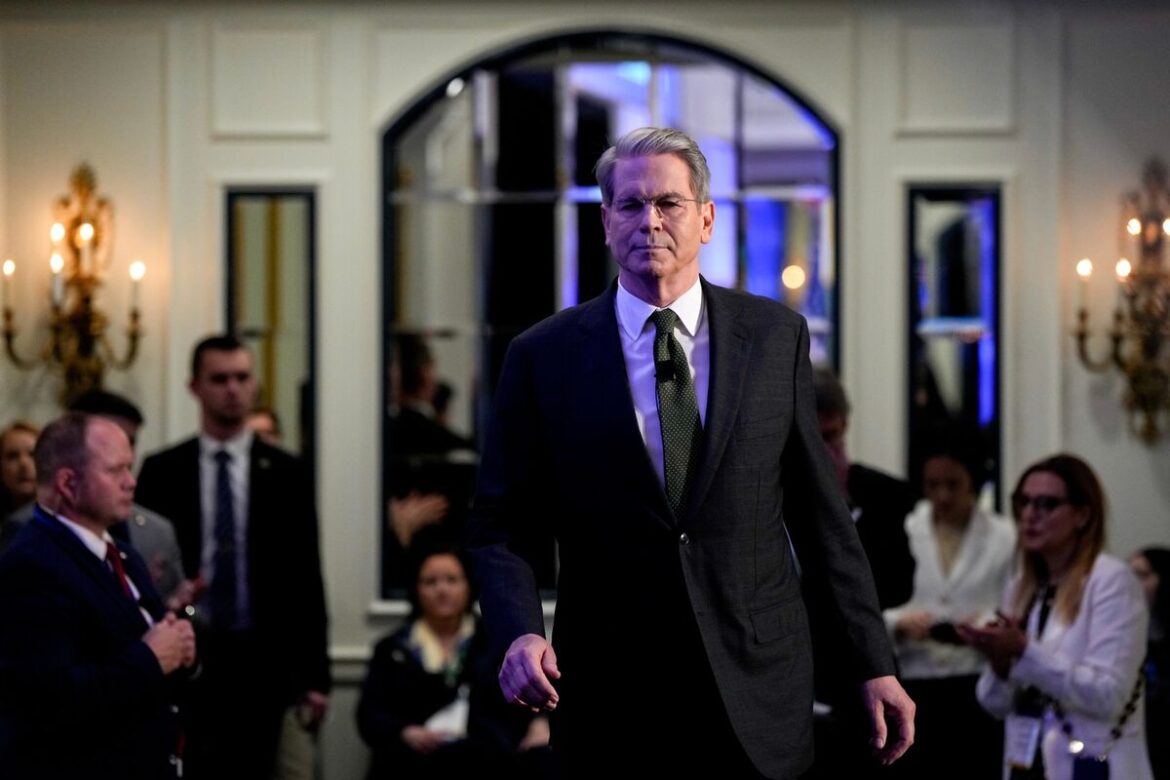 Bessent Says ‘No Currency Targets’ Sought in Japan Trade Talks