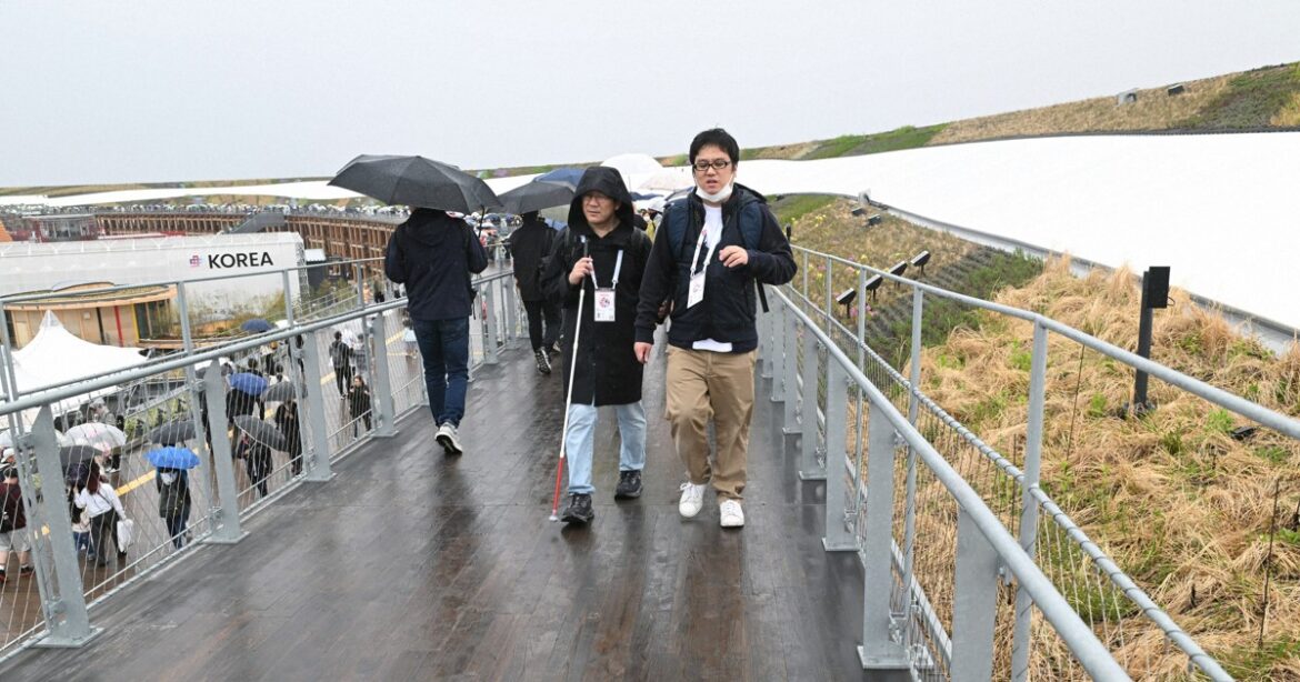 Blind Mainichi reporter highlights accessibility failure atop Expo 2025 Osaka venue