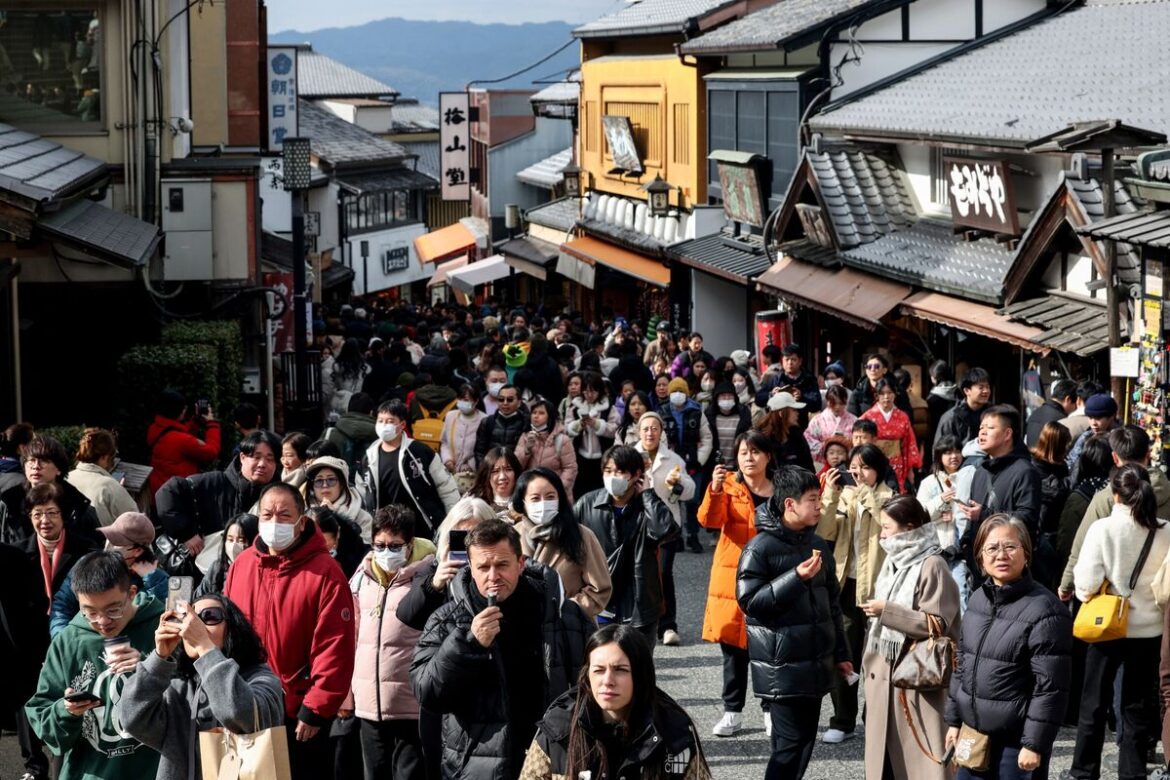 Japan’s Stock Market Poised to Benefit From a Record Number of Tourists Japan's Stock Market Poised to Benefit From a Record Number of Tourists