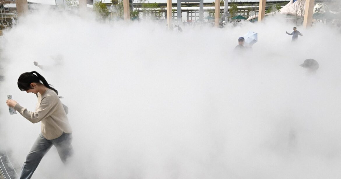 Japan Photo Journal: Mist to beat heat at Osaka Expo draws mixed reactions