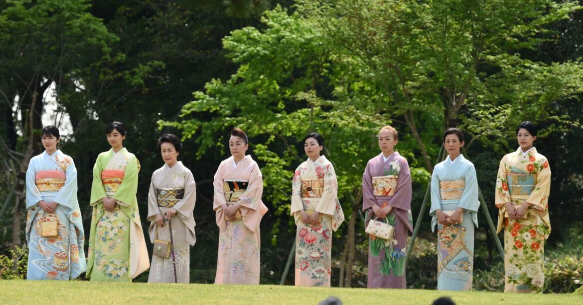 Japan considers letting council settle Imperial Family status when female members marry