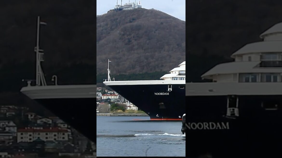 函館若松埠頭　「2倍速」オランダのクルーズ船（ノールダム）82000トン