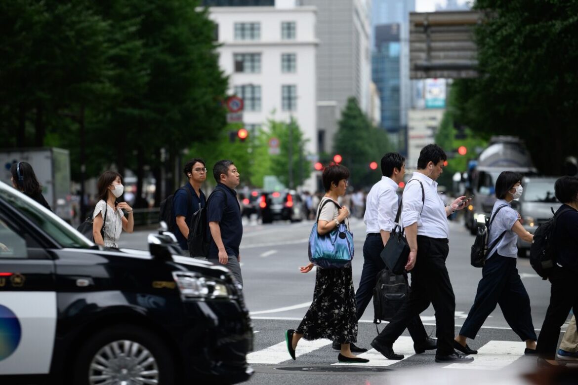 Volatile Bonds Push Japan’s Life Insurers to the Sidelines Volatile Bonds Push Japan’s Life Insurers to the Sidelines