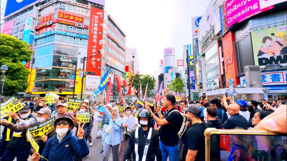 イスラエルのパレスチナ侵略に抗議する日本の集会とデモ行進。Shibuya, Tokyo, Japan. イスラエルのパレスチナ侵略に抗議する日本の集会とデモ行進。Shibuya, Tokyo, Japan.