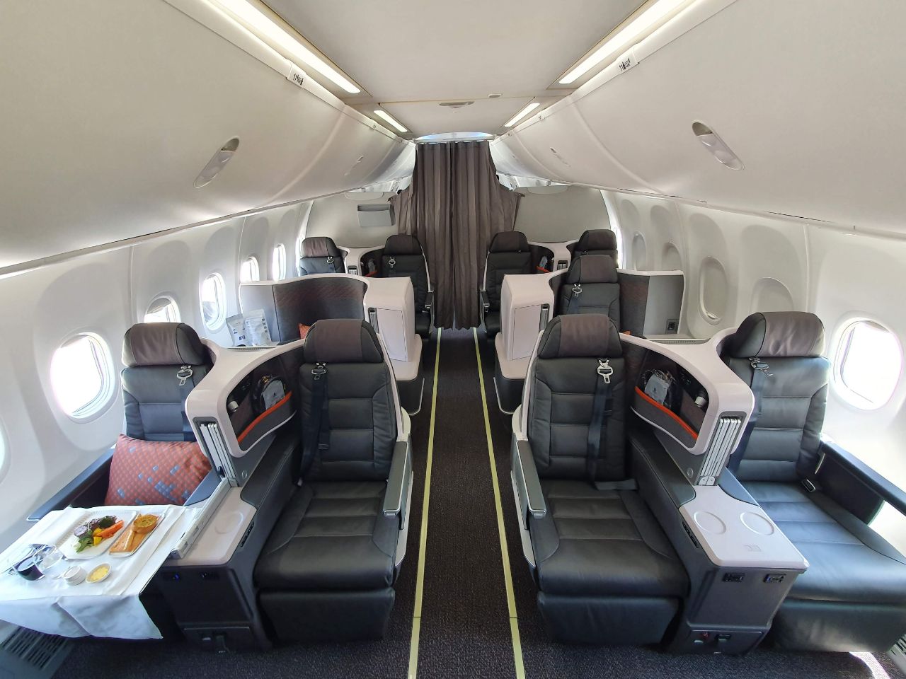 Singapore Airlines B737-8 Business Class
