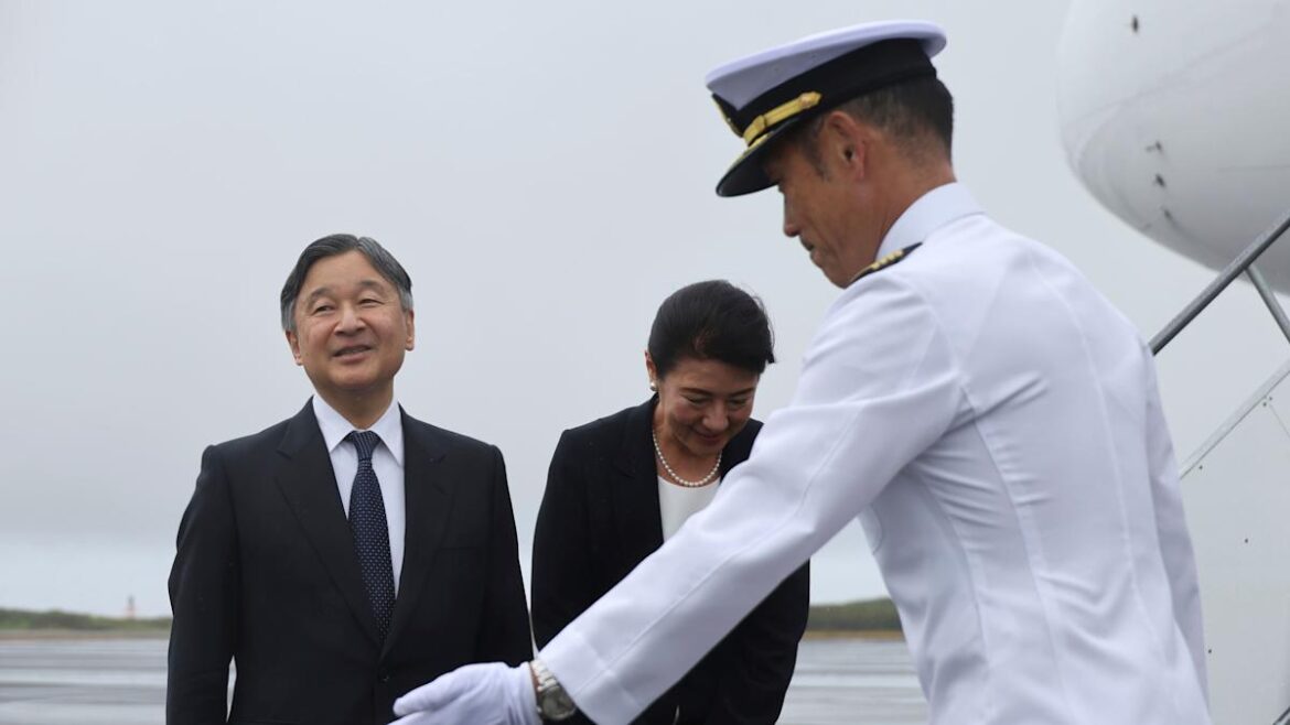 Japanese emperor visits Iwo Jima to honour war dead Japanese emperor visits Iwo Jima to honour war dead