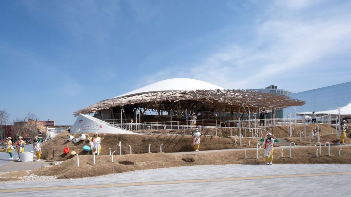 Playground of Life: Jellyfish Pavilion (Invigorating Lives) Playground of Life: Jellyfish Pavilion (Invigorating Lives)