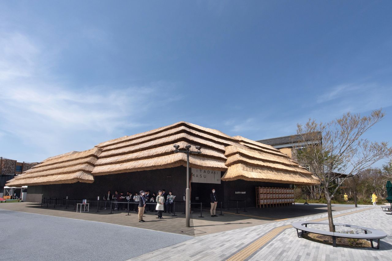 The pavilion was designed by architect Kuma Kengo. (© Nippon.com)
