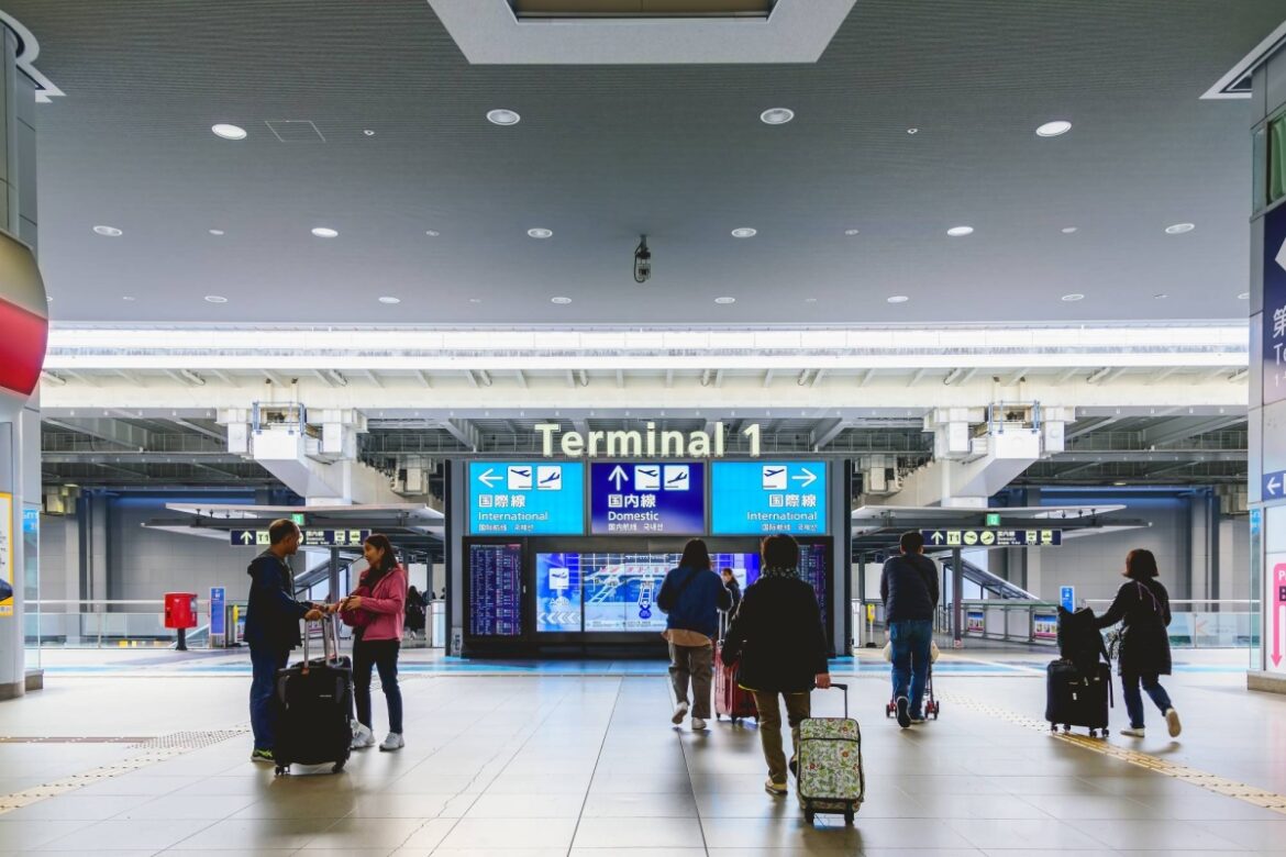 U.S. tourist arrested after bringing a handgun into Japan U.S. tourist arrested after bringing a handgun into Japan