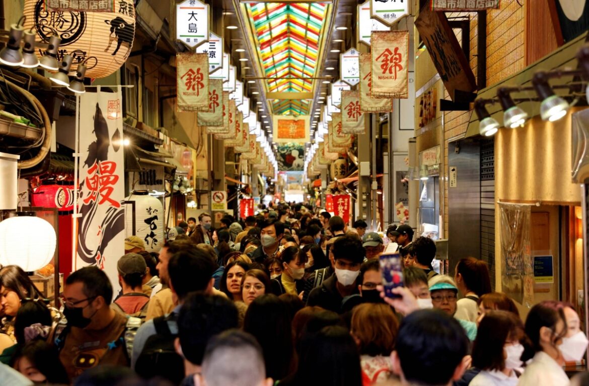 Japan crosses 10 million visitors mark at fastest ever pace Japan crosses 10 million visitors mark at fastest ever pace