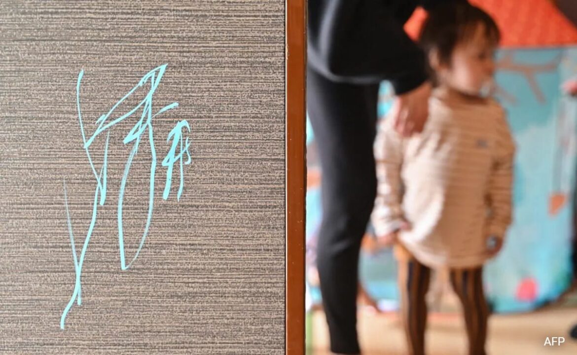 One-Year-Old Thumbelina Is Tokyo's New Star Artist