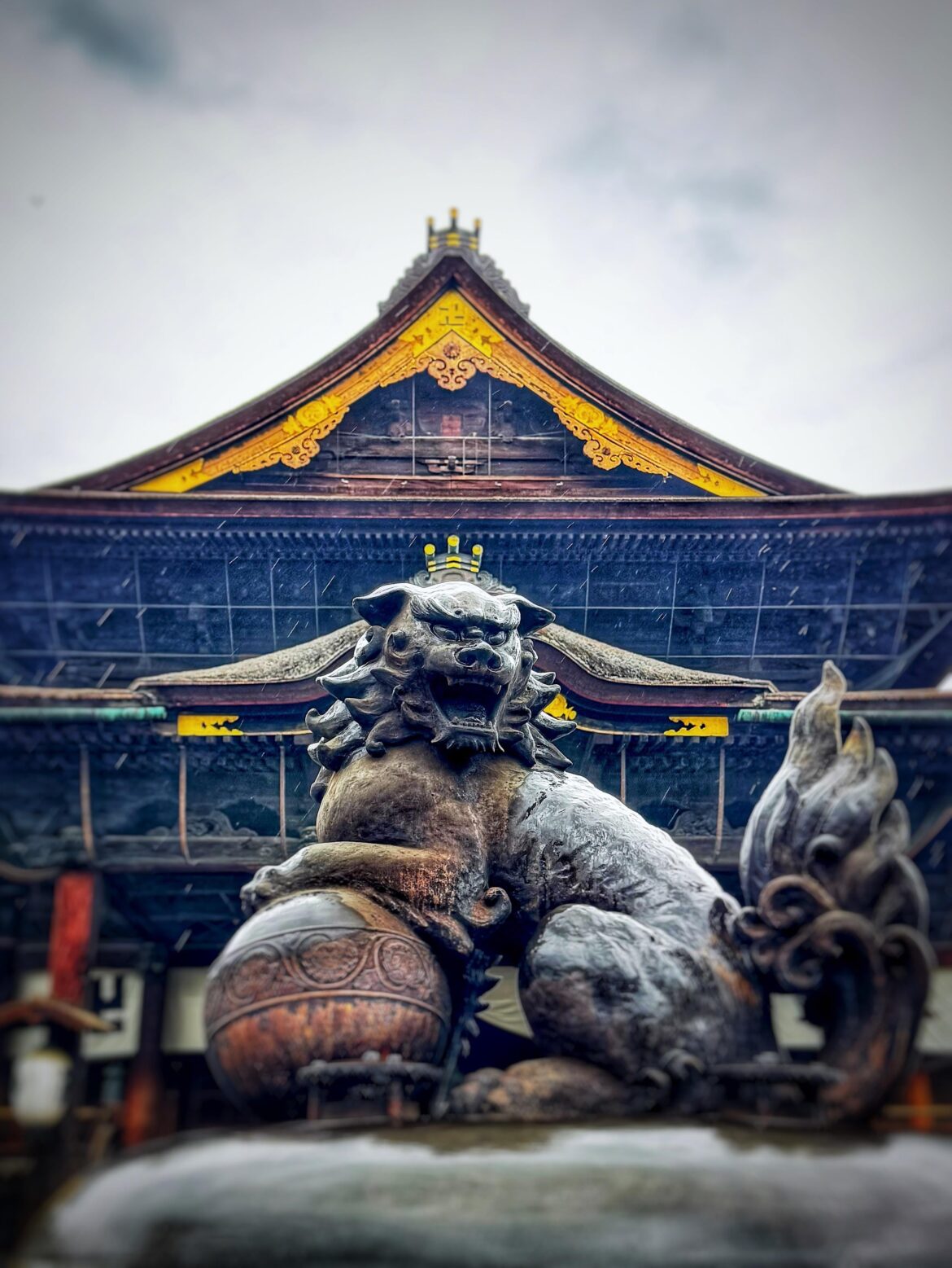 Rainy day scene at Zenkoji Temple, Nagano
