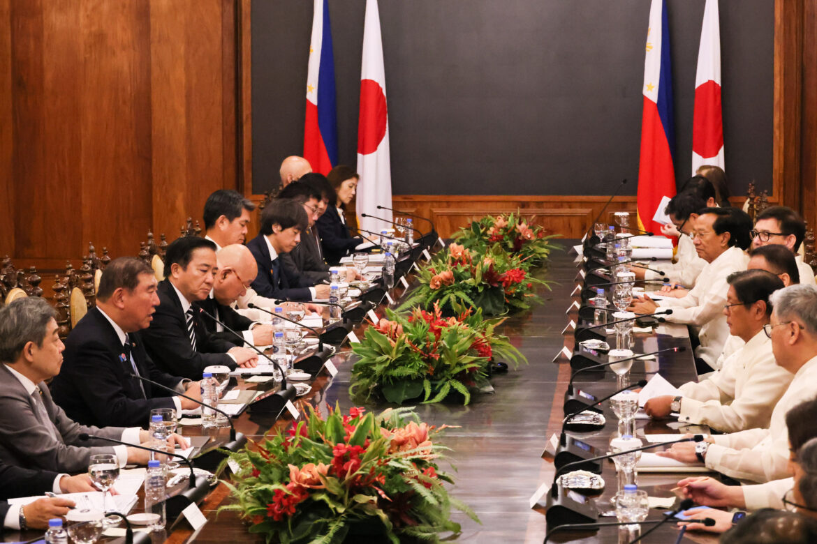 Japan-Philippines Summit Meeting (Summary) (Diplomatic Relations) Japan-Philippines Summit Meeting (Summary) (Diplomatic Relations)