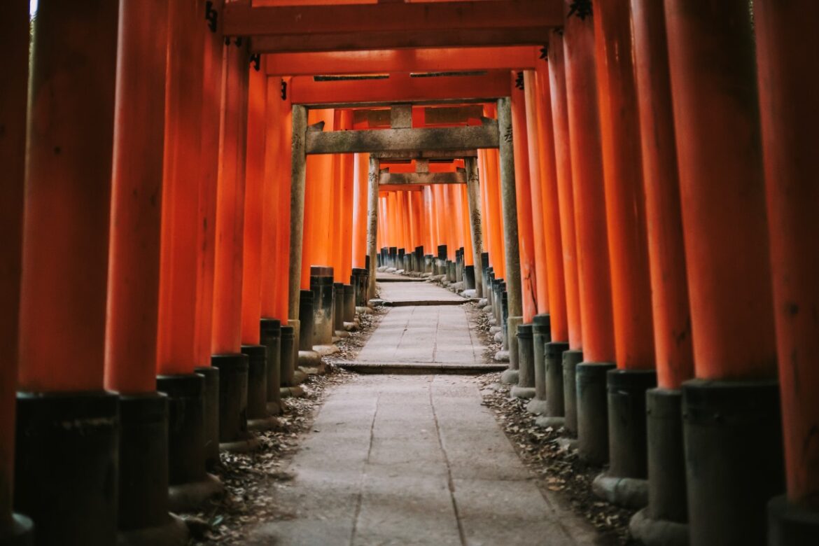 A Photographer’s Notes | How to Explore a Kyoto Shrine with 10,000 Torii DSC_5179 Fushimi Inari Shrine Jason Halayko